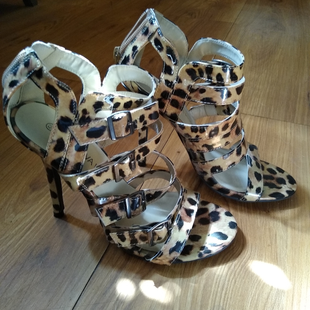 🎉HOST PICK🎉 Wild Diva Leopard Print Heels 🐆